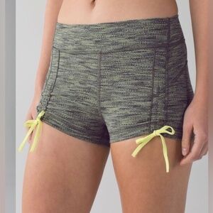 NWT Lululemon Liberty Shorts- Size 6